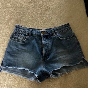 Amuse society button up jean shorts